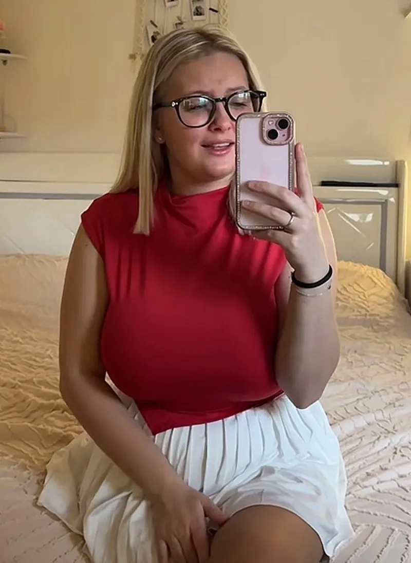 Thumbnail Interview with DazzlingAd6626 from 2busty2hide