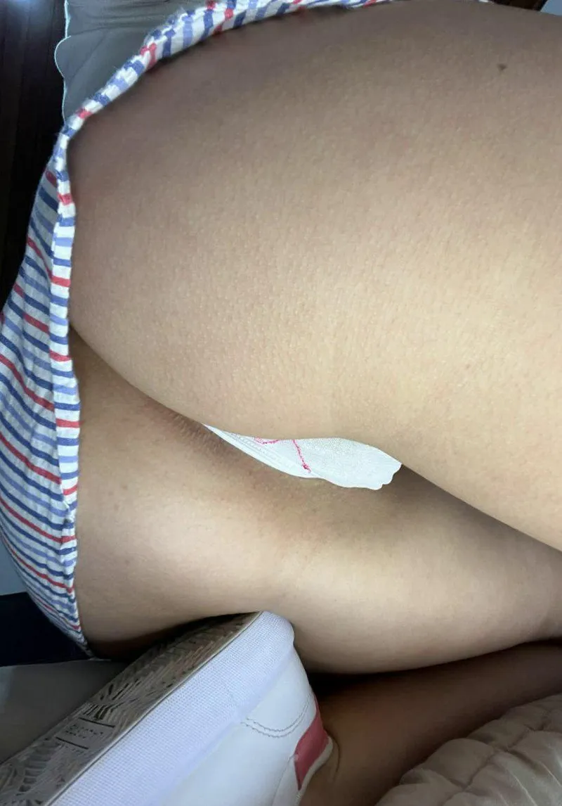 Thumbnail Out of Reach: A Captivating Hint by Peachysmirkk | UnderwearGW