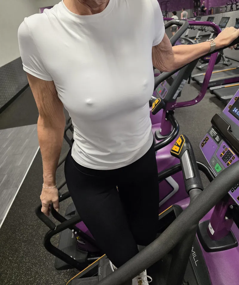 Thumbnail milf_hotwife_cuckTX: Houston MILF Gym Encounter with Pokies | pokies