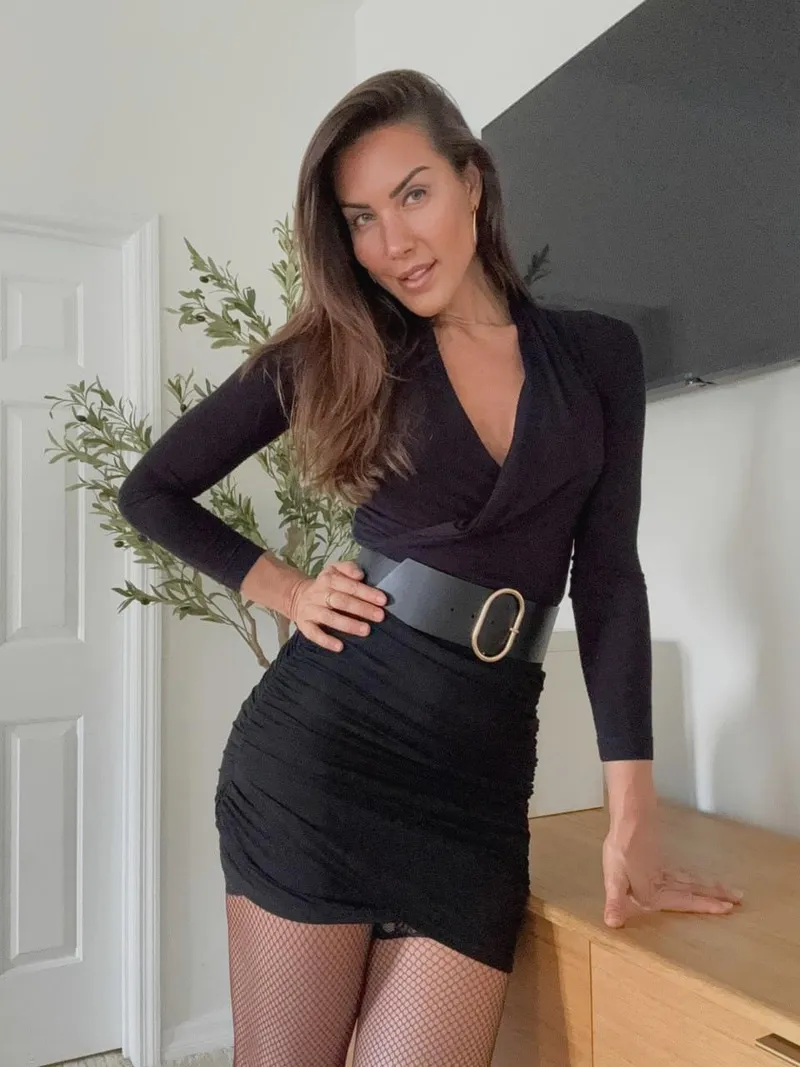 Thumbnail Making Heads Turn: A TightDresses Encouter by naughty_dana