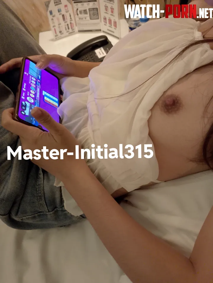 Perky boobs ni G[F]19 while waiting kay bull52 by Master-Initial315