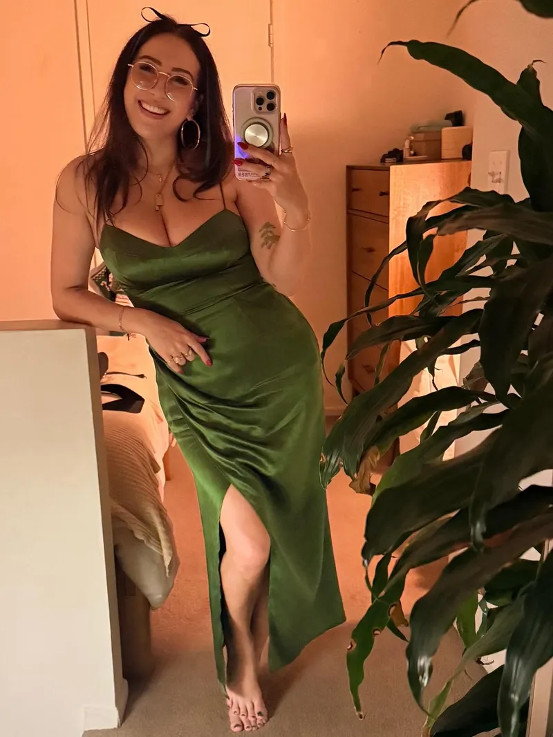 Thumbnail April O'Neil: A Classy Star in the Making by iamanotherreddittor