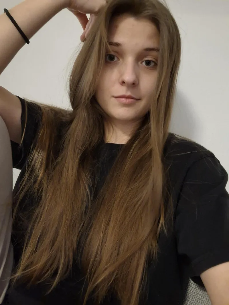 Thumbnail OnlyElya - Green/Blue Eyes & Long Brown Hair Beauty