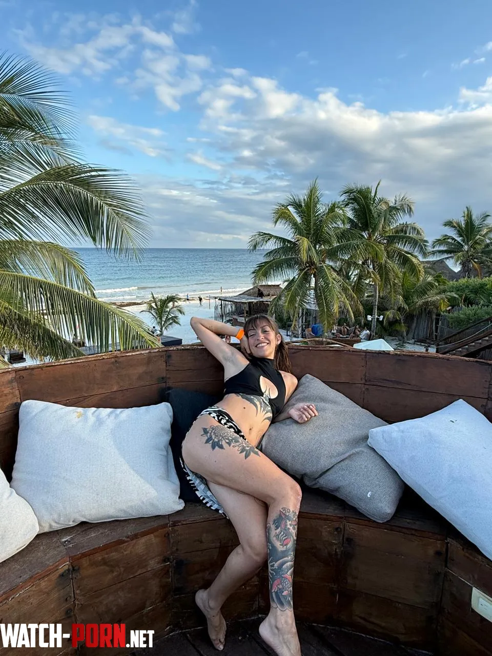 beach club dayyyy by Bellabydemon