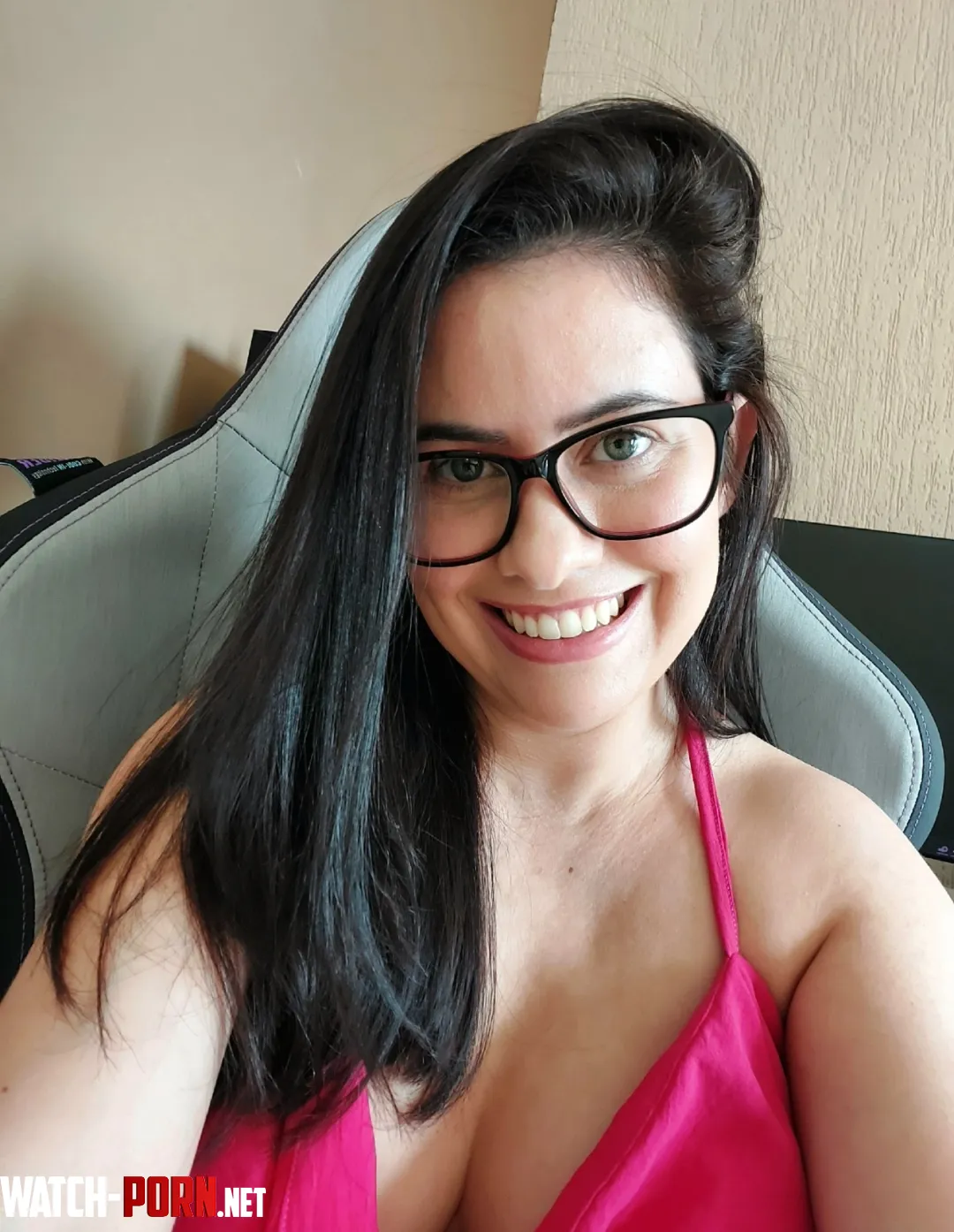 Glasses make me feel very sexy. by Isiscristine