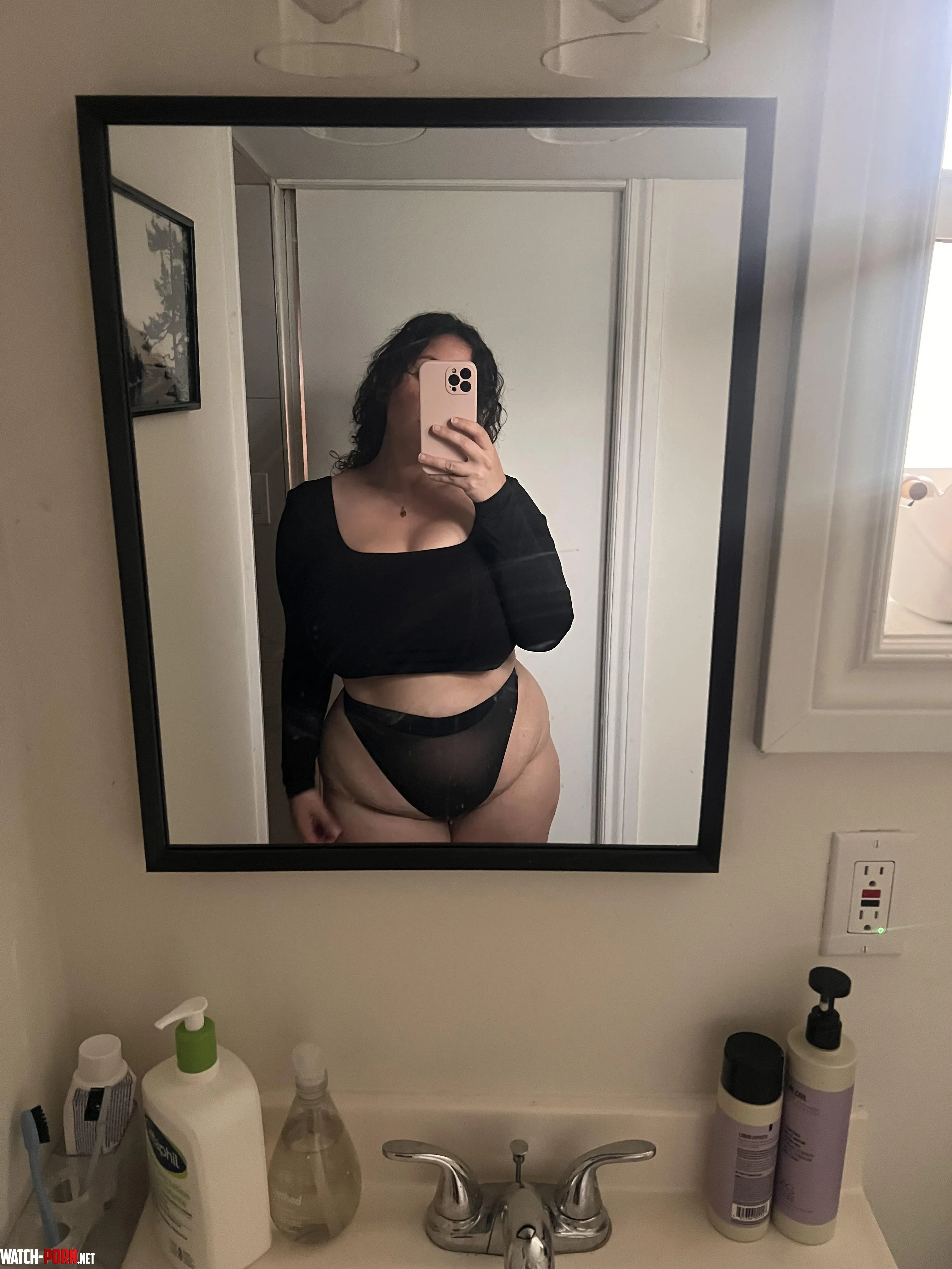 The light is 🤌🏼 in my apartment today… thinking of taking off some layers and taking some pics while I play with myself. Wanna see? by Asleep_Willow7848