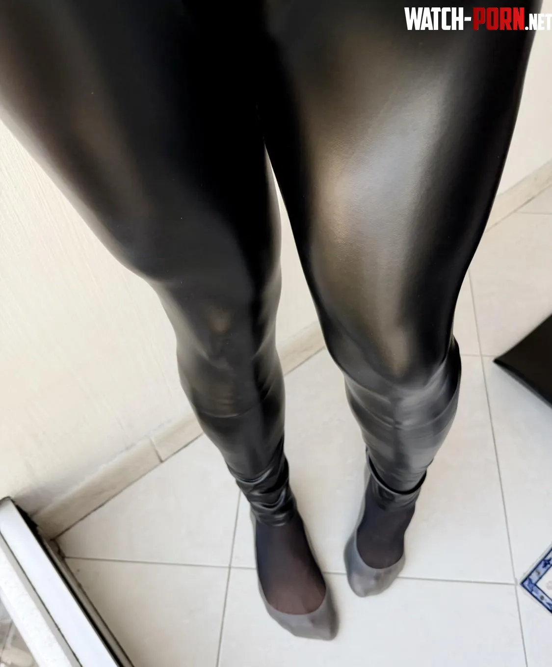 Sexy leather leggings by footysh