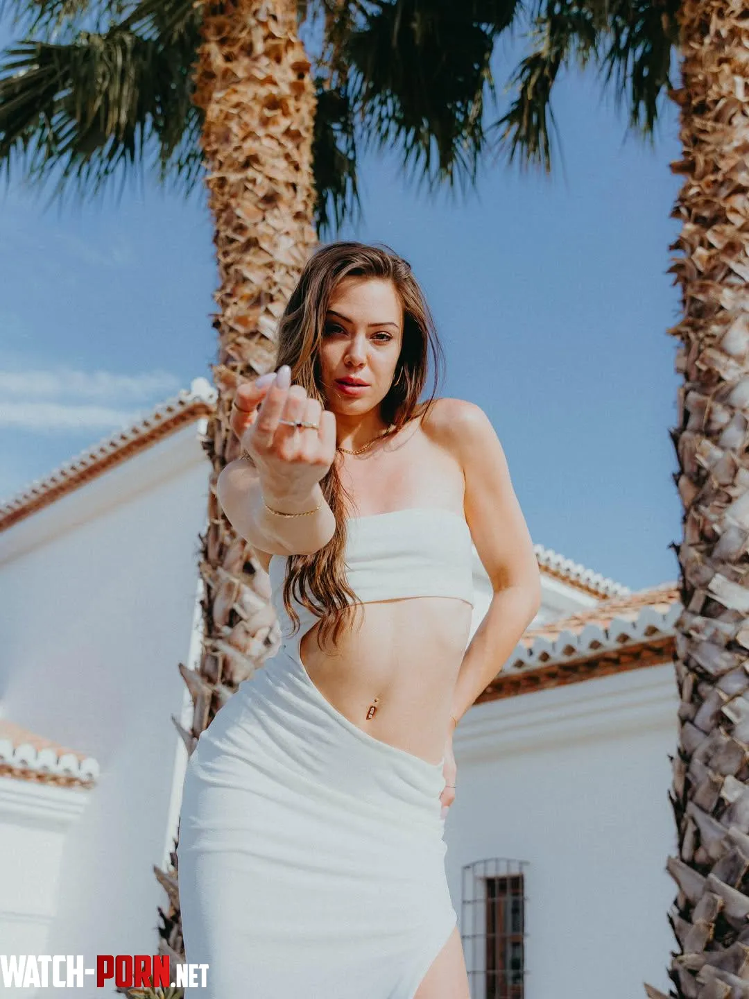 Avery Cristy in white by Pavlovurasag