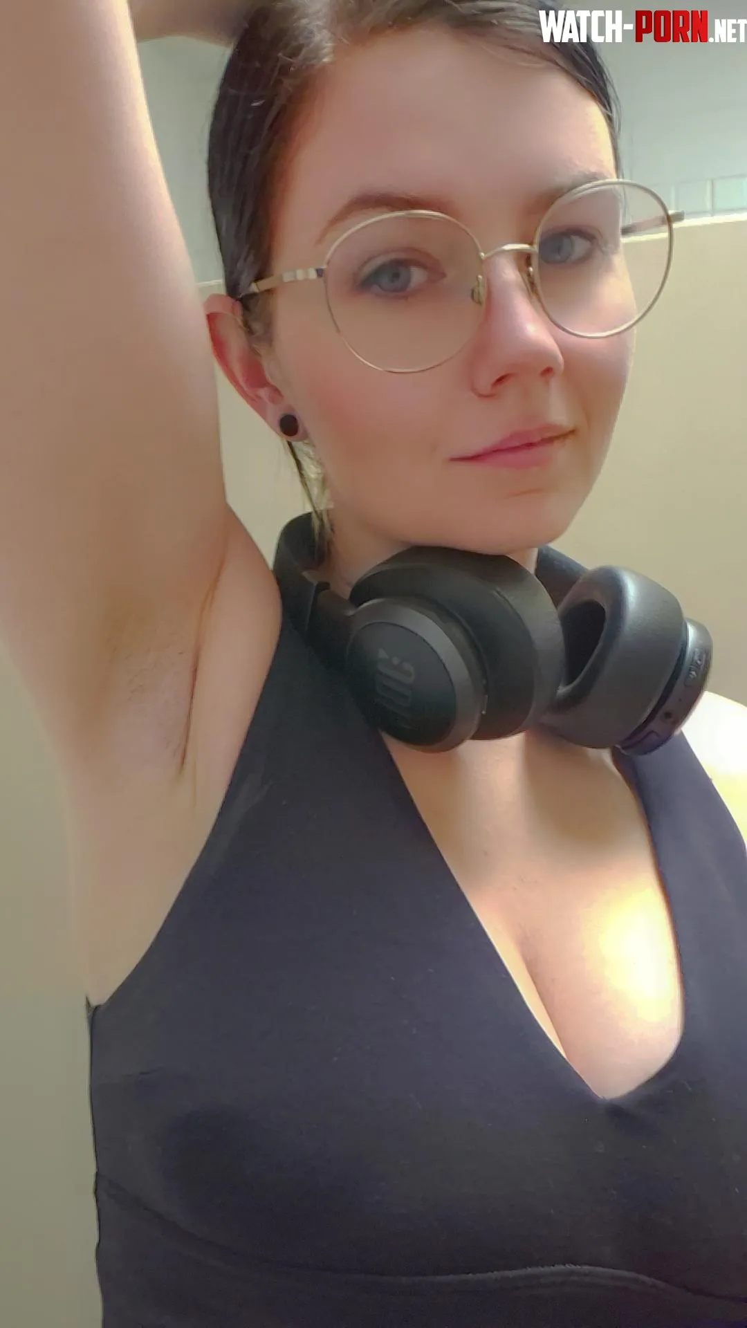 Sweaty as heck after the gym 🥵 by Jess_Rabbit6162