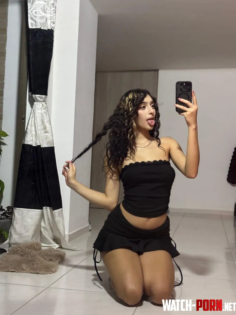 are u into small teens? by starlitcatnap