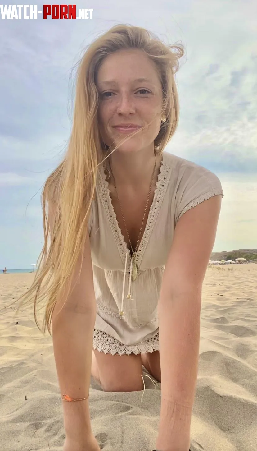 this beach with the longest waves in the world by freedom_fruit