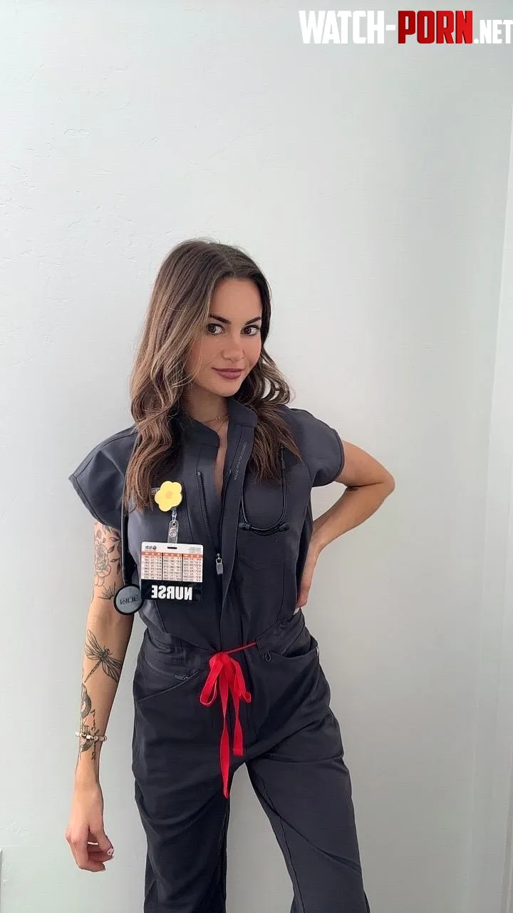 Professional hands, playful mood 😏🩺 by nursemiamonroex