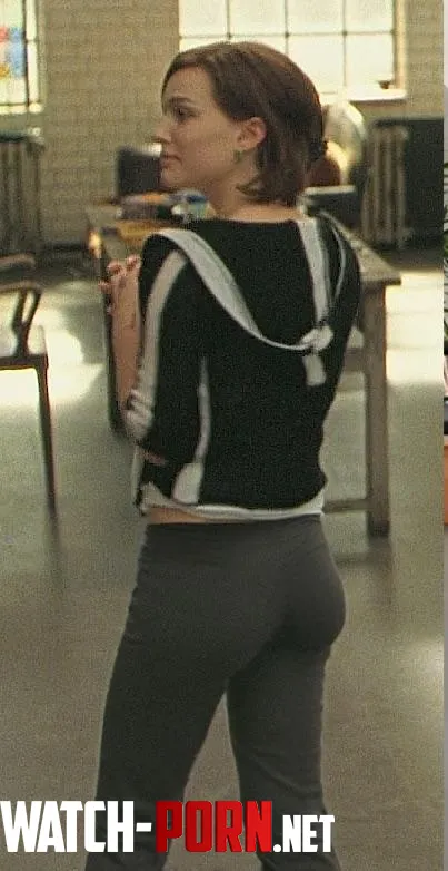 Natalie Portman by QuaziBonzai