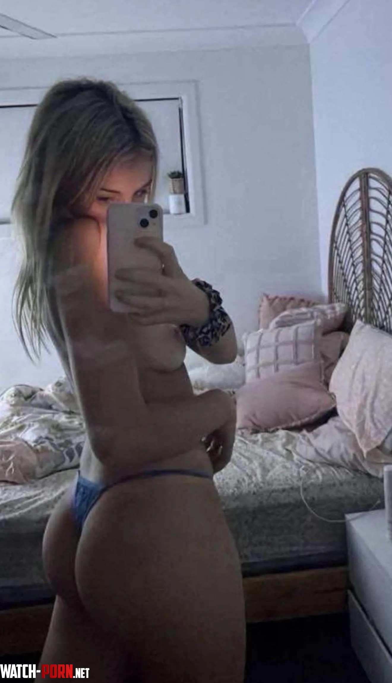 Good girl teen selling my nudes dm me by Own-Masterpiece1227