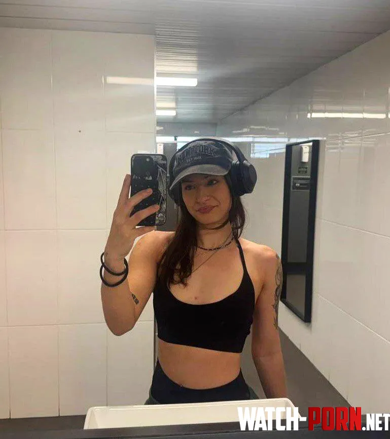 Feeling good and not toning it down. by Polkakitten