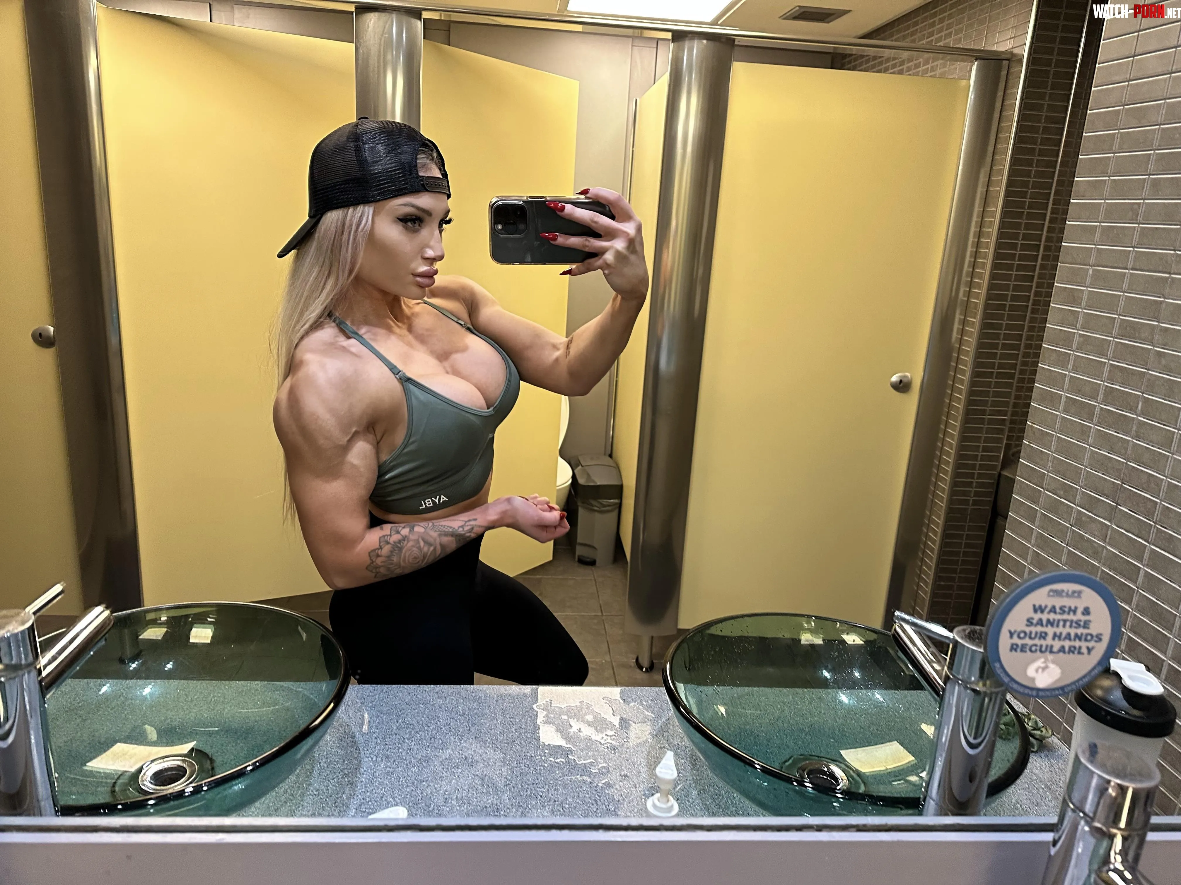 do u consider me as hardbody goddess? by daisychainnss