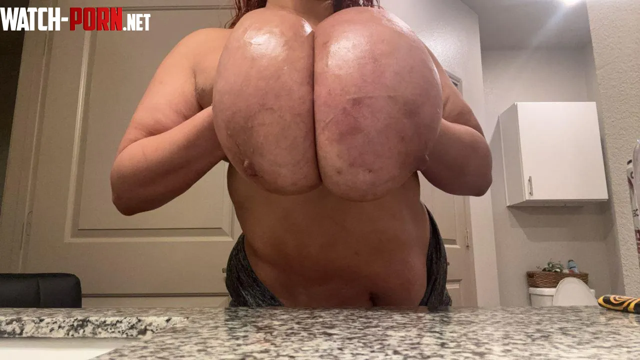 Wanna squeeze by TheeBiggGeez