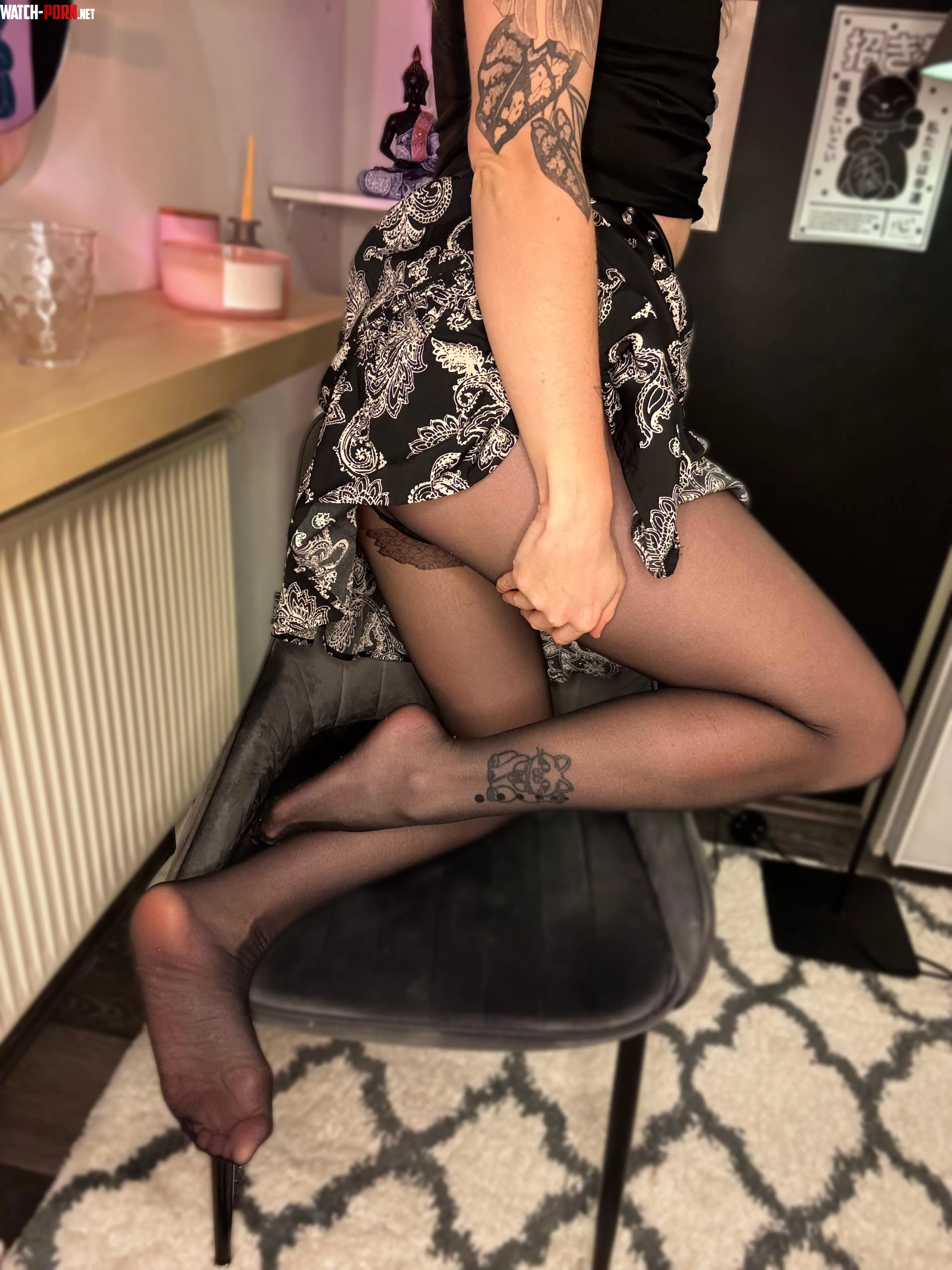 I have to wear tights by EIythra