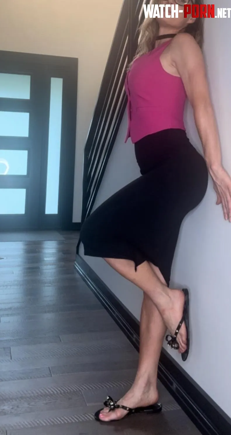 Below the knee is best F 48 by FitMilfSam