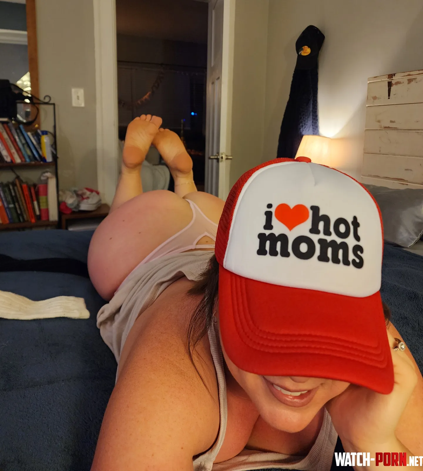 Married SAHM who wants to flirt and play by MidwestLexyXo