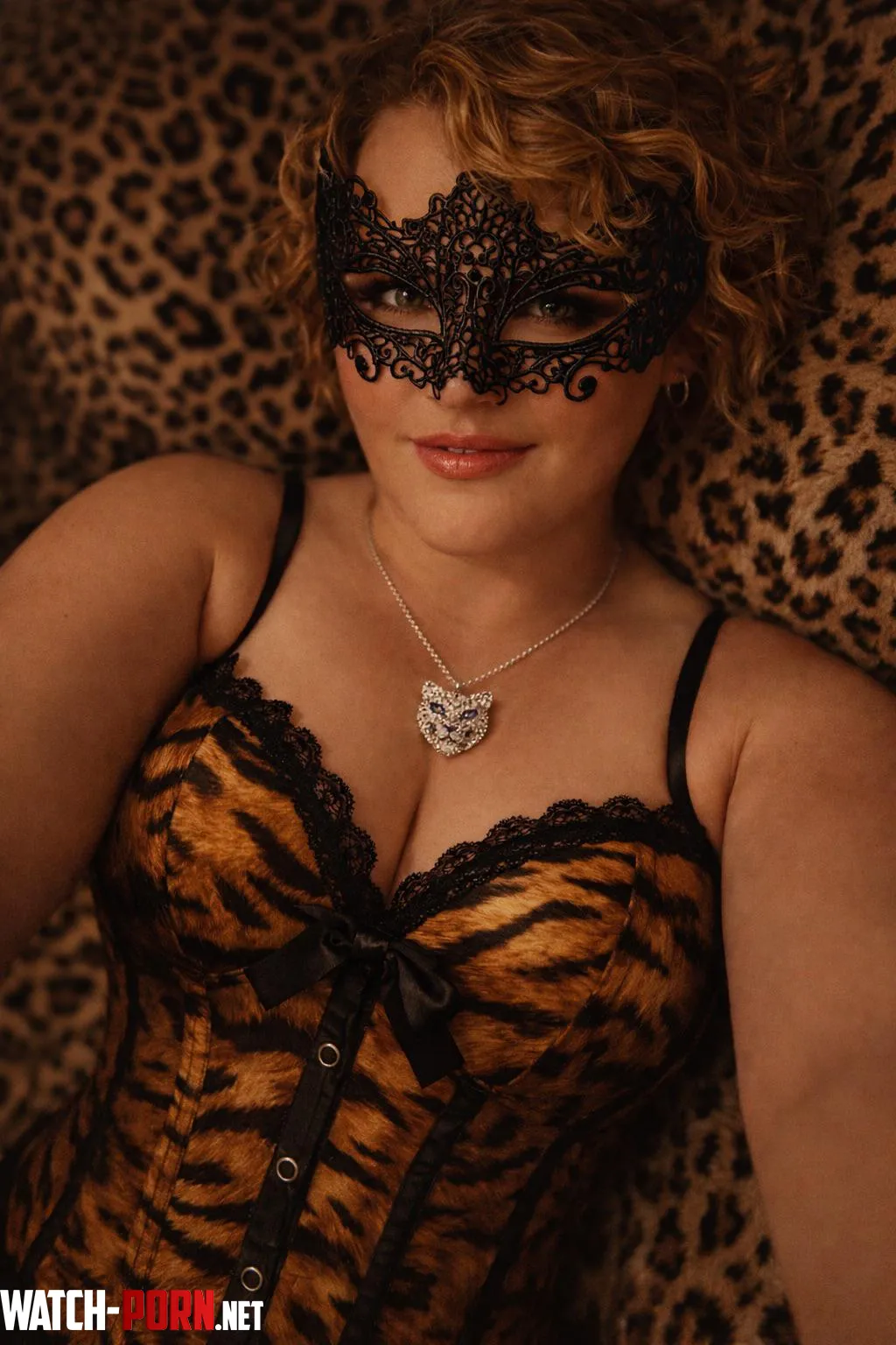 Soft lace, sharp claws. by Krystal-Feelsrite