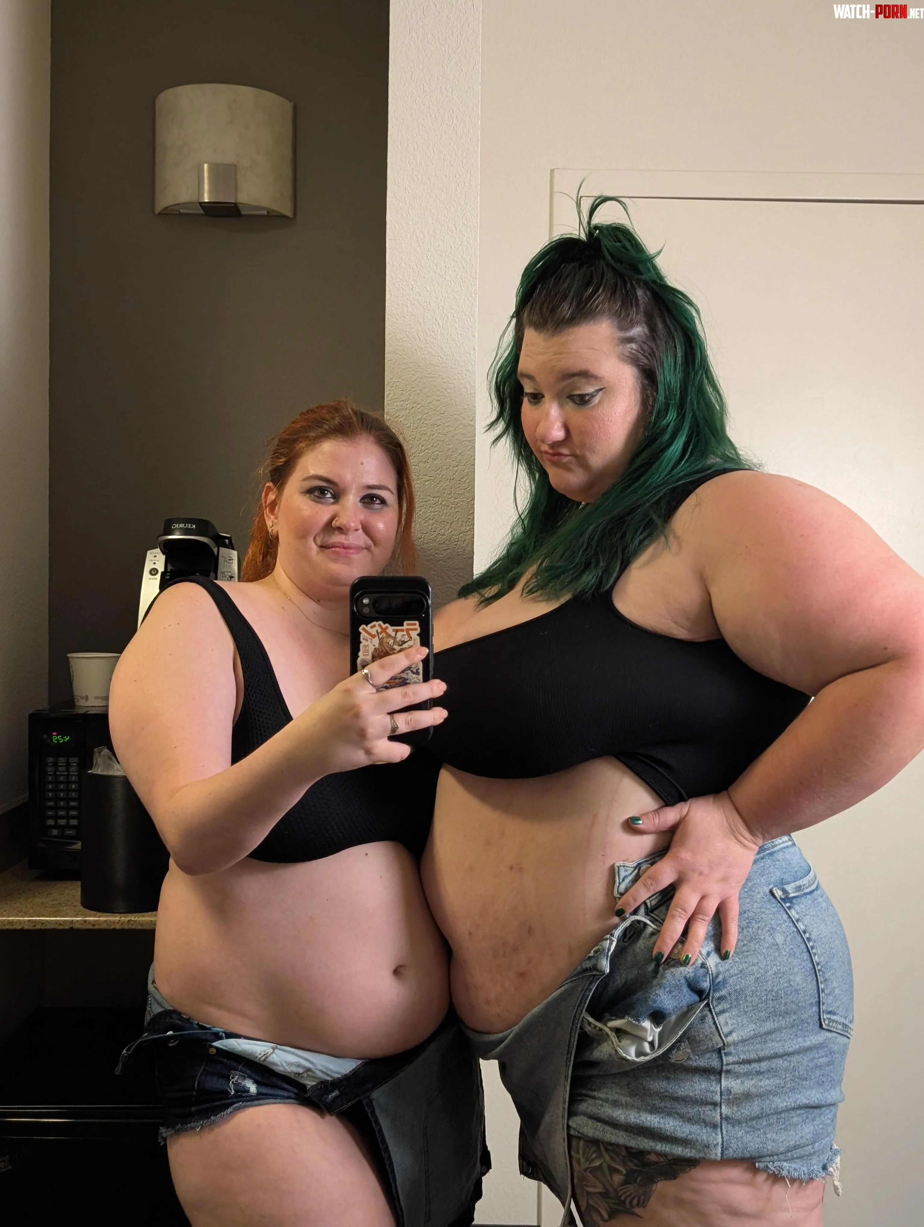 What's your preference, big or bigger? Or both? :P by ElizaShawww