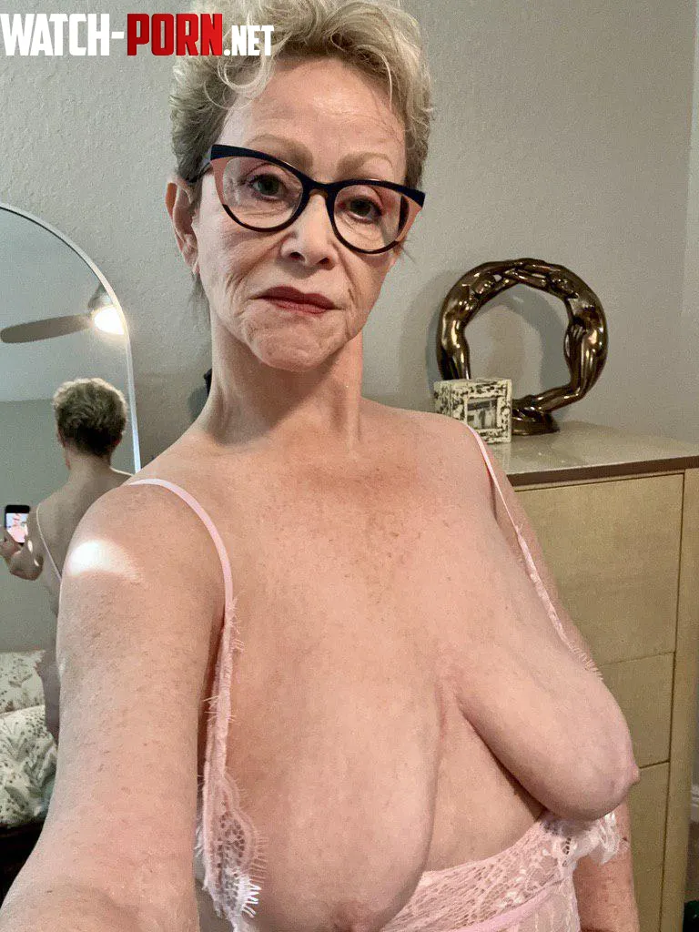 Still worthy of your attention… or should I let my boobs remind you? by Ok_Pension_7035