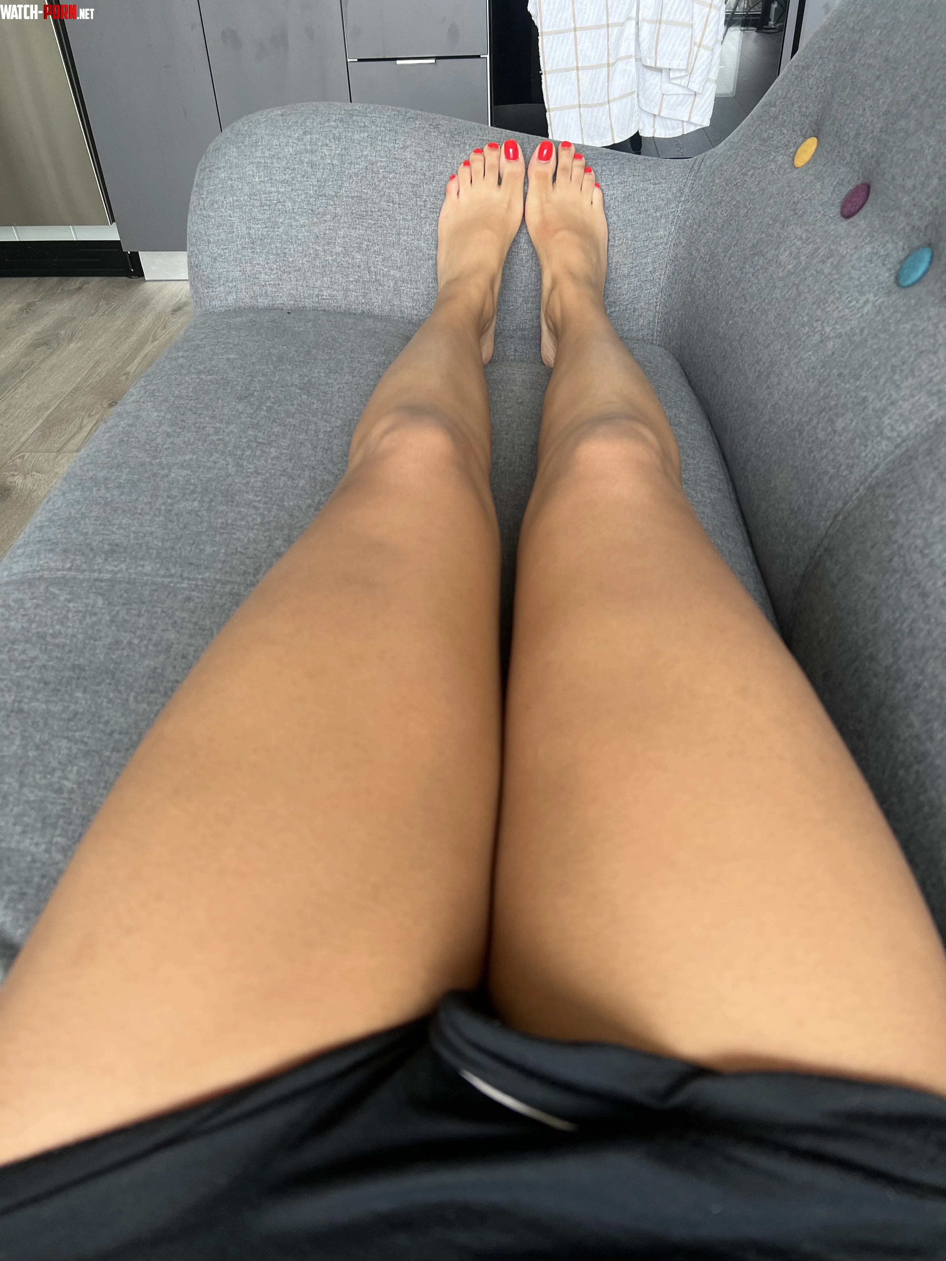 Long legs are good for you! by TheShylinMilan