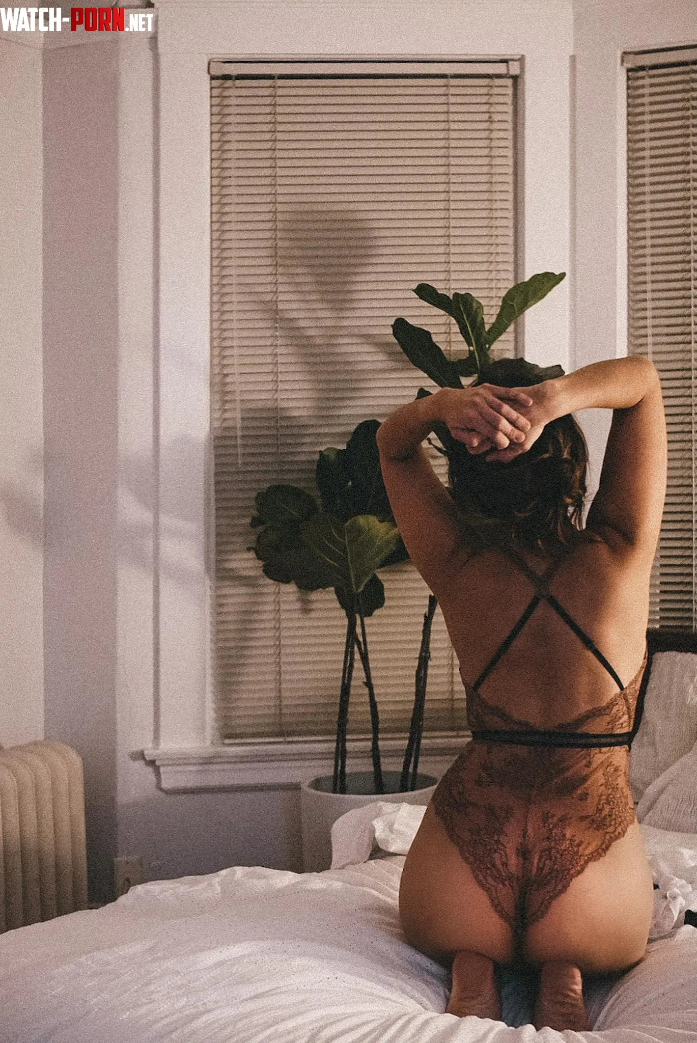 revealing my curvy body by ArcanexAphrodite