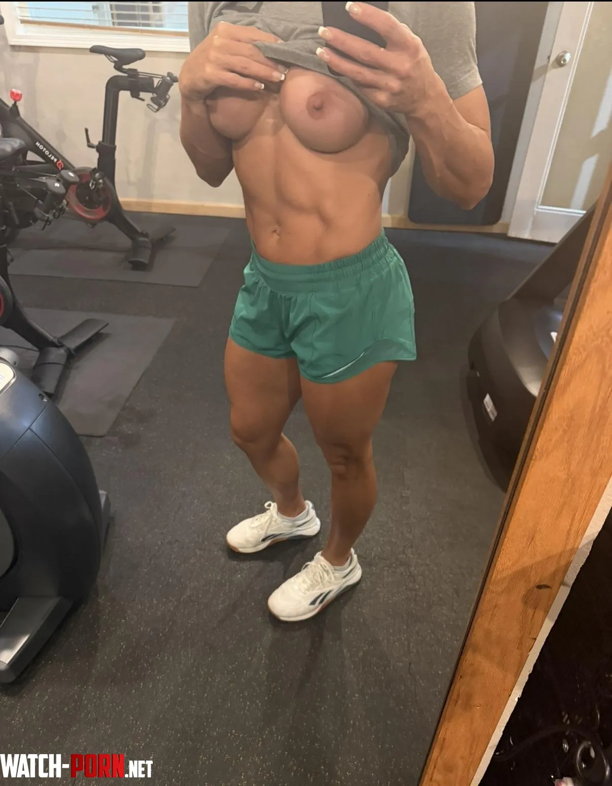 I found a nice mirror in the hotel gym by Dangerous_Search_182