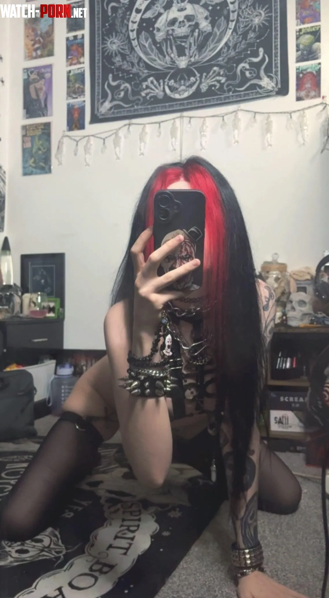 Am I your type? by LivingDeadGothh