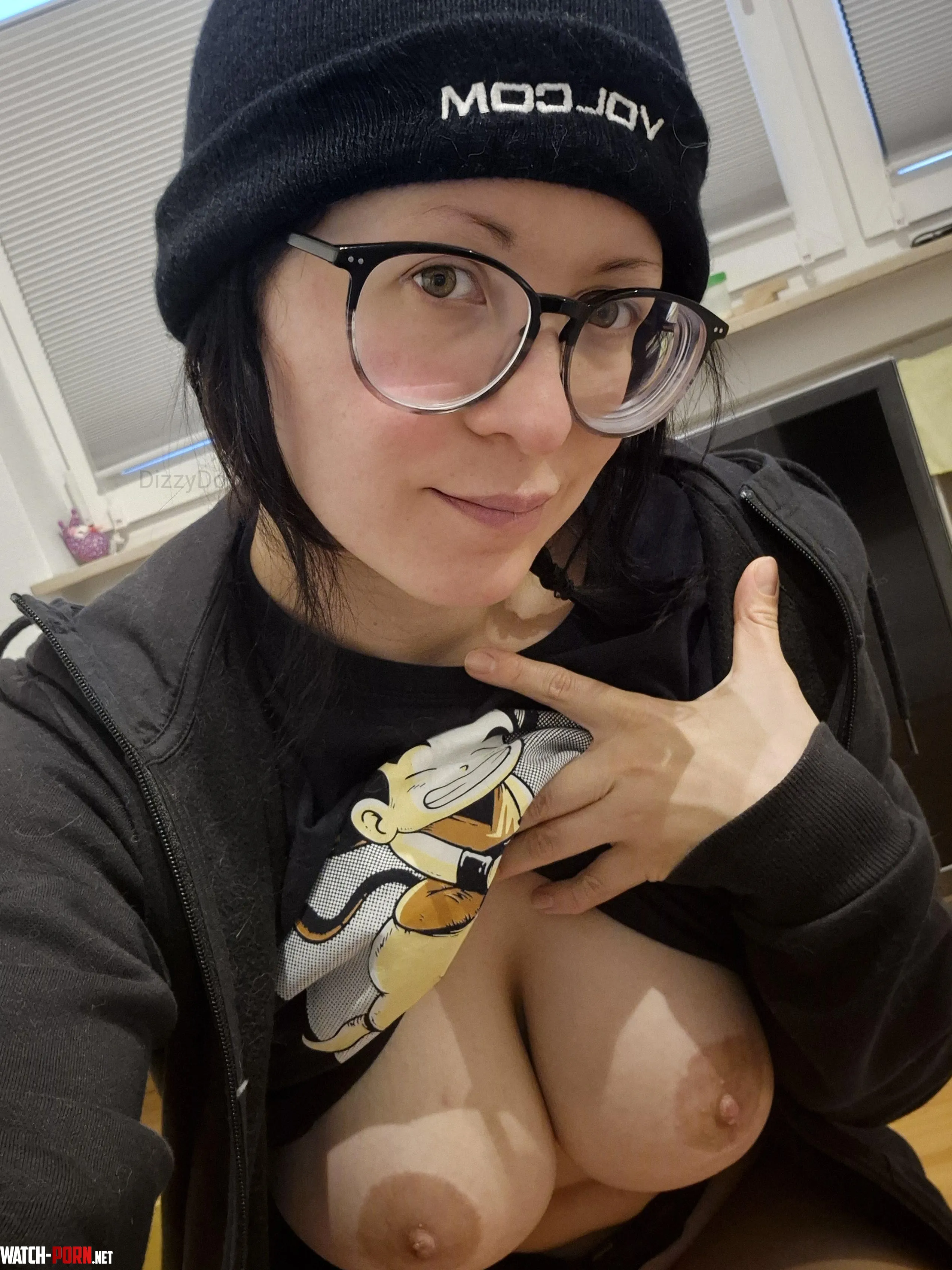 My face dont look like big tits by DizzyDora_