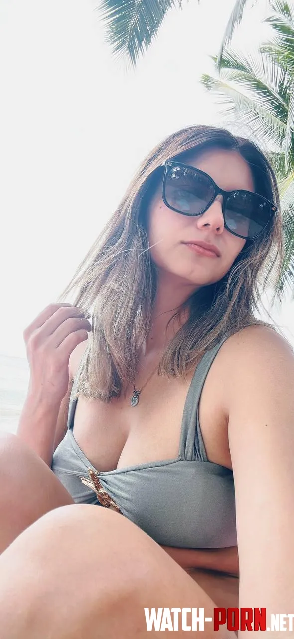 Even with sunglasses, I can tell you're staring by BoundMusee