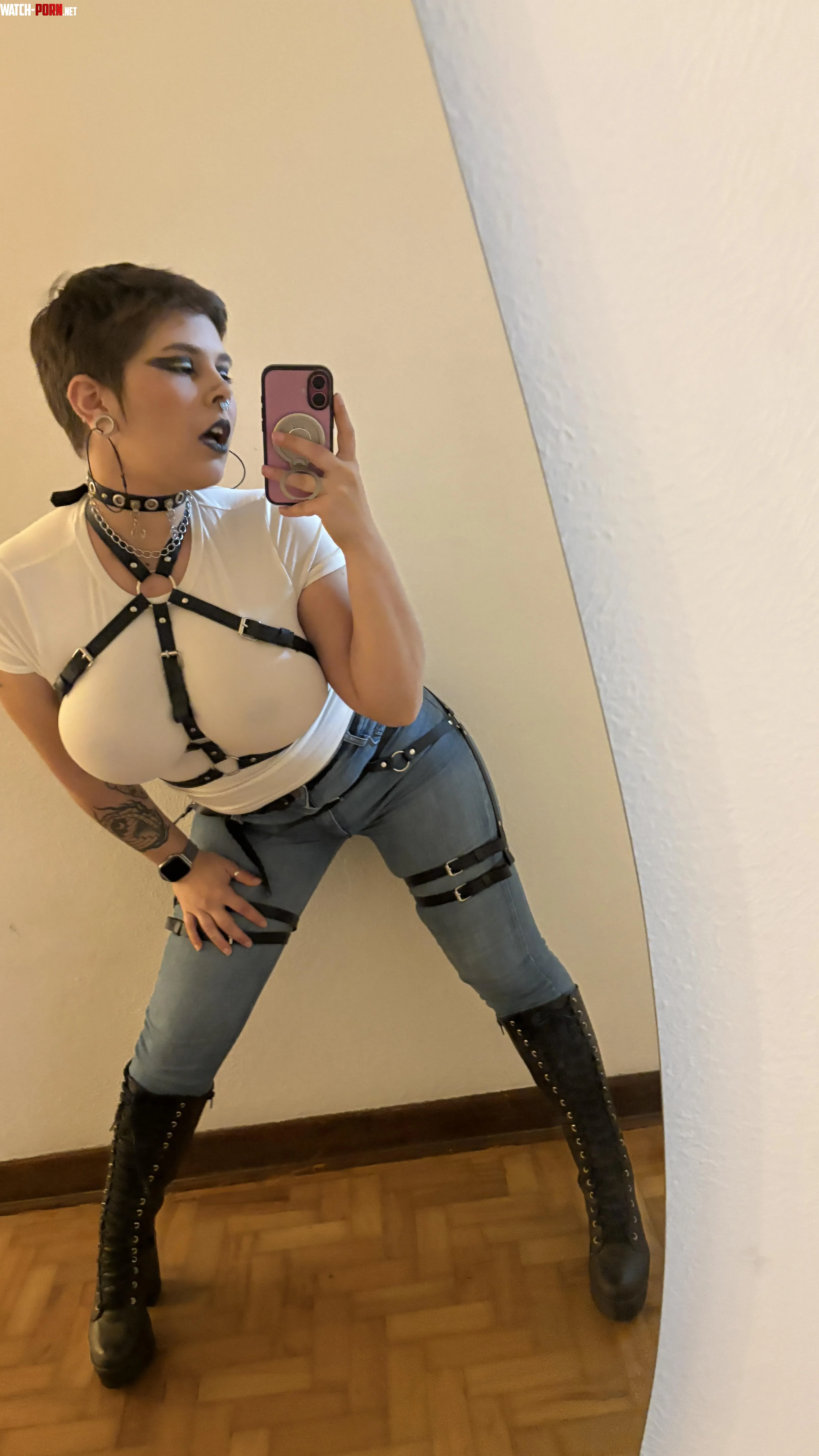 I look intimidating, but I still want to be called a good girl >< by emmy_suicide