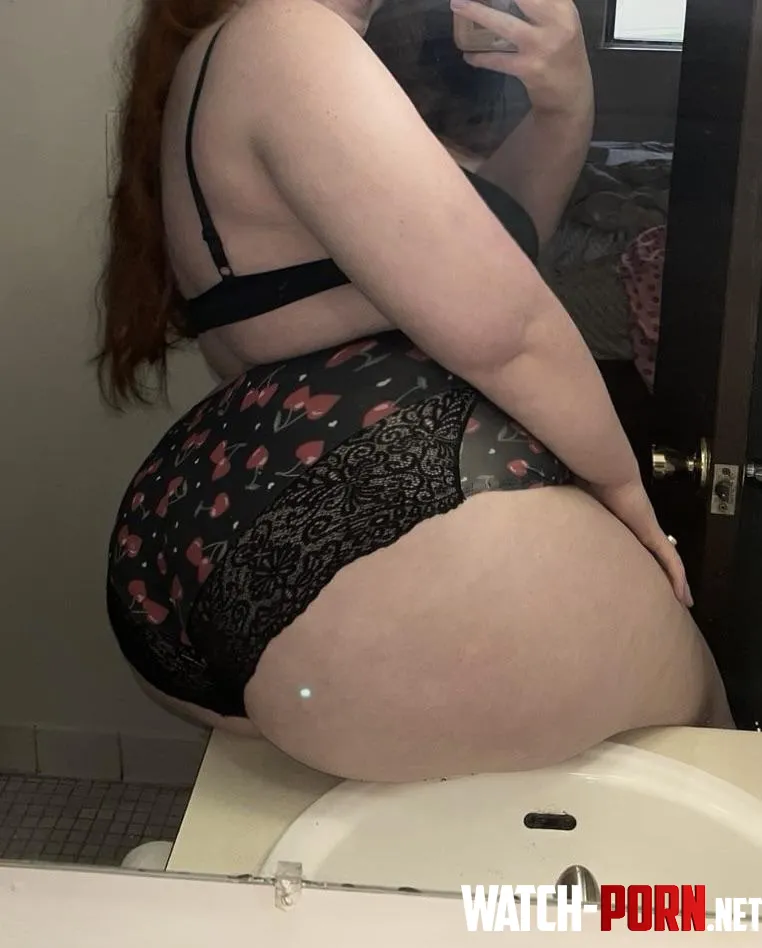 snowed in and cheeked up by rubylalalalalalalala