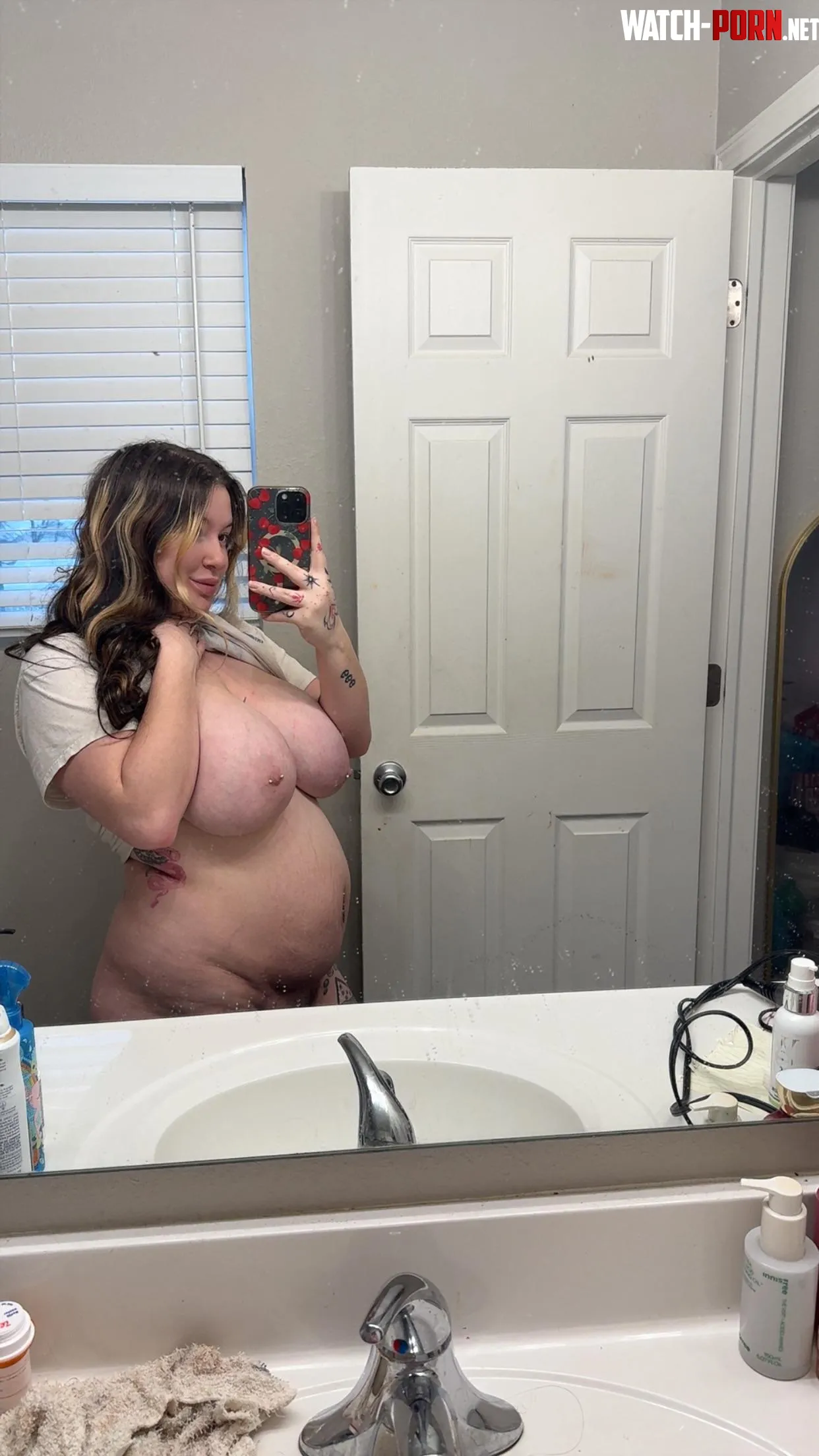 I love showing off my pregnant body by Ghosty_Graves