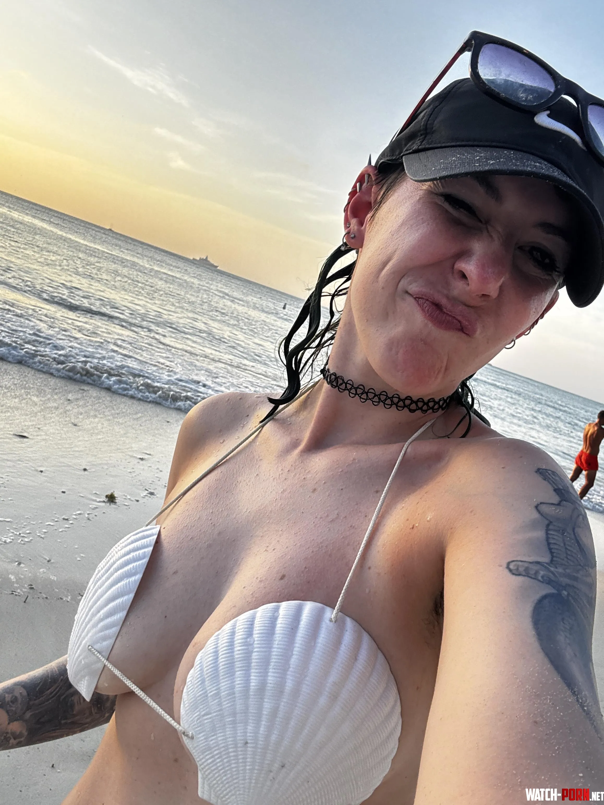 Seashell cleavage by sirenskiss3