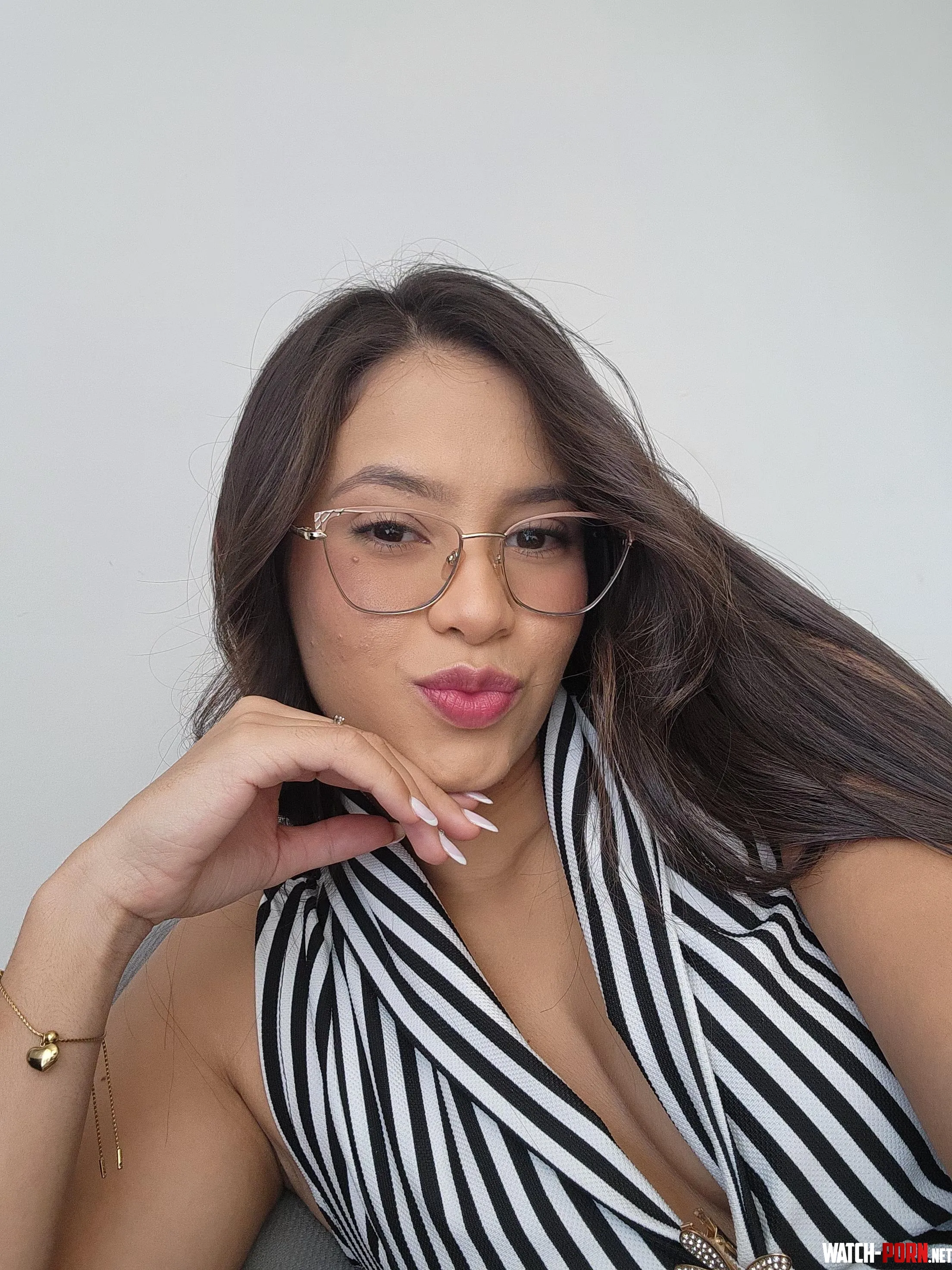 small but sharp :3 by Violet_Porter