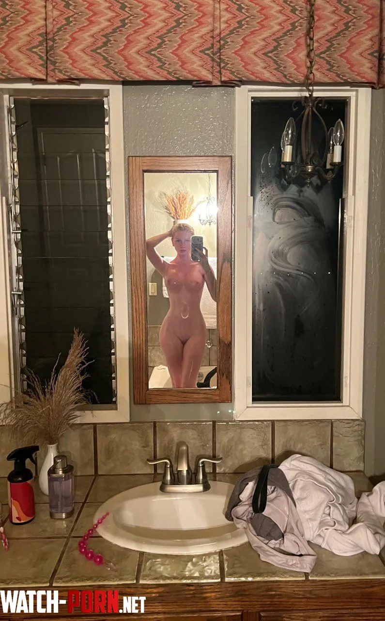 Hot showers for relaxing by iPhoneAndMoans