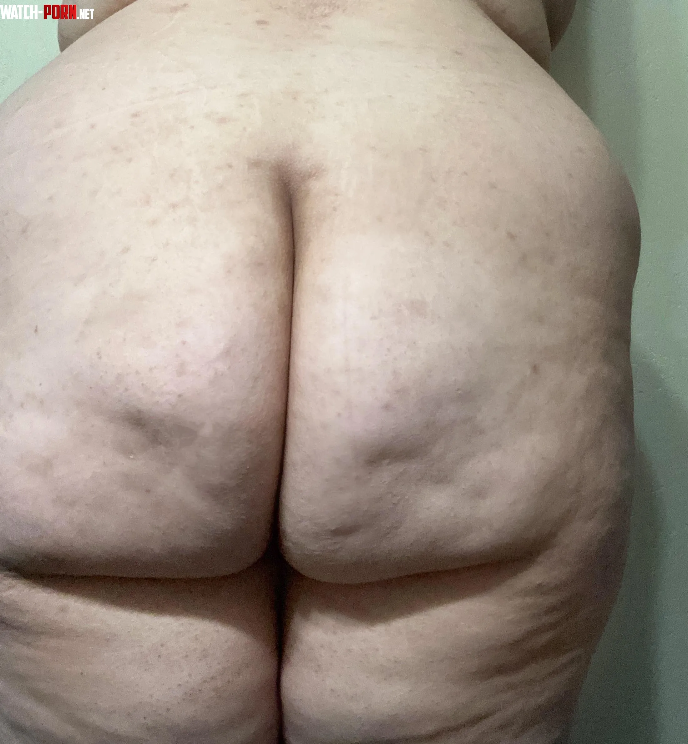 Big ole booty 🥰 by ChickenHater730