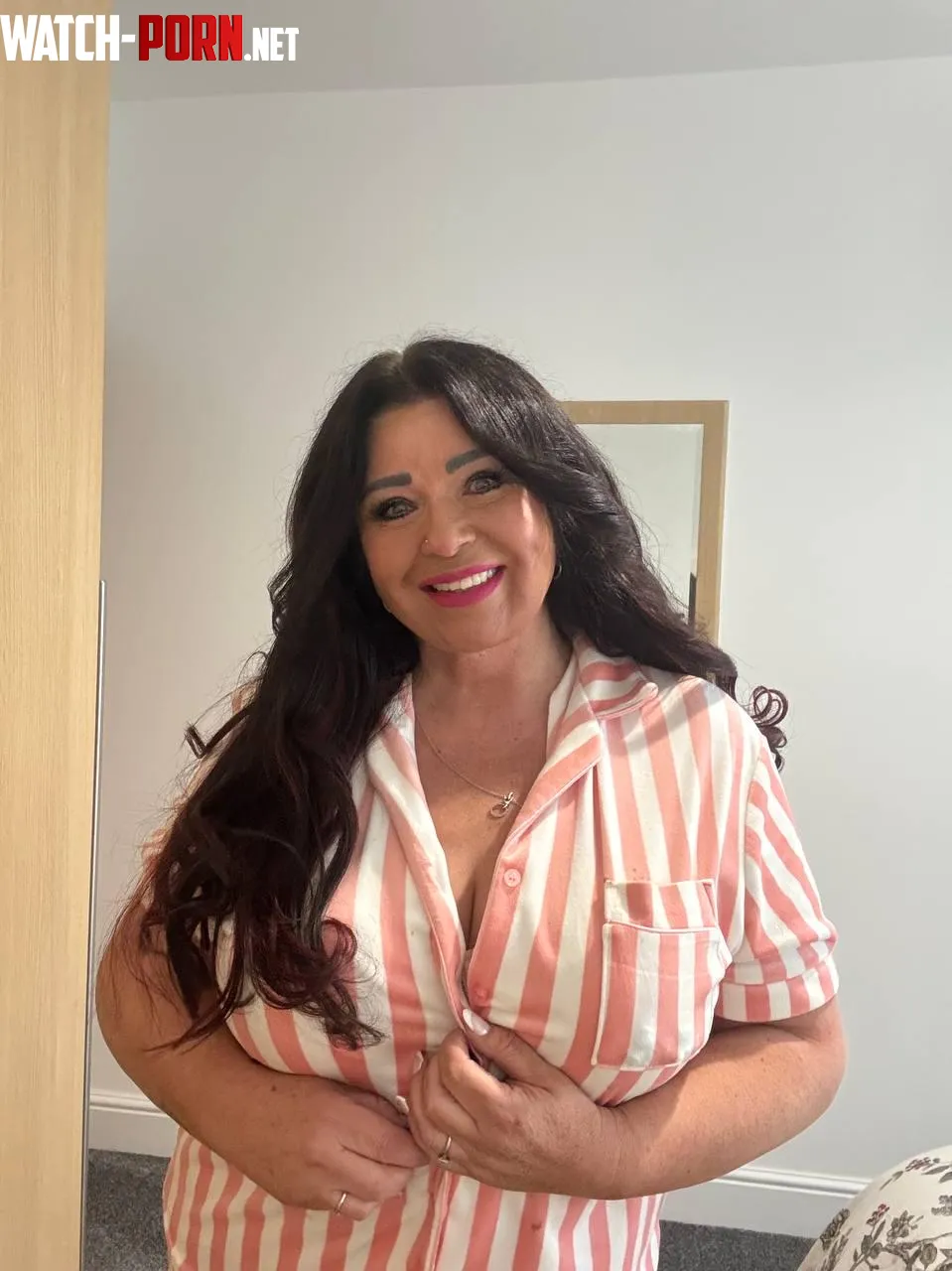 Have a lovely night from this 63 year old gilf by SugarYukii