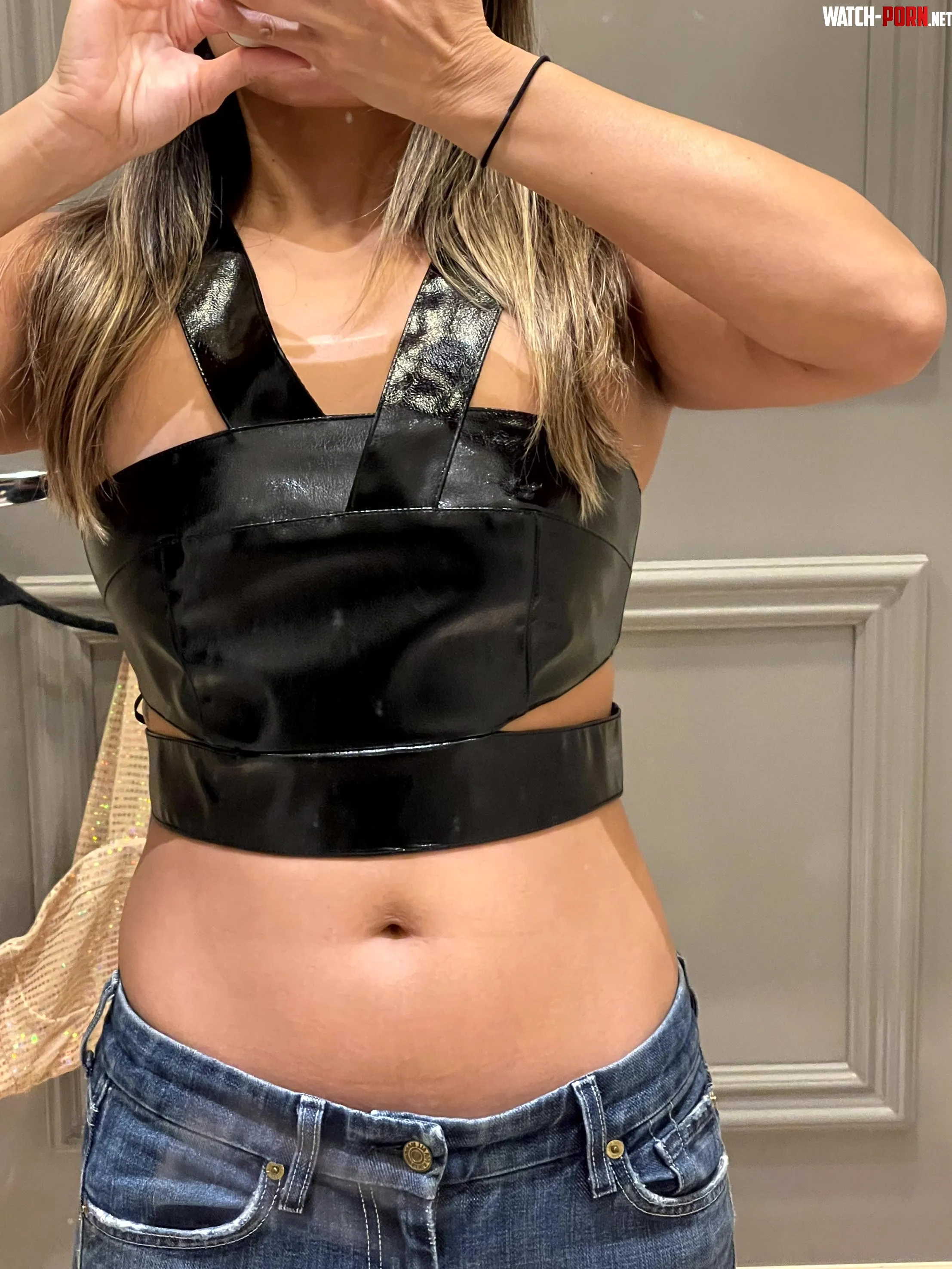 I think the black really allows my semi blonde hair to stand out by queen-elektra