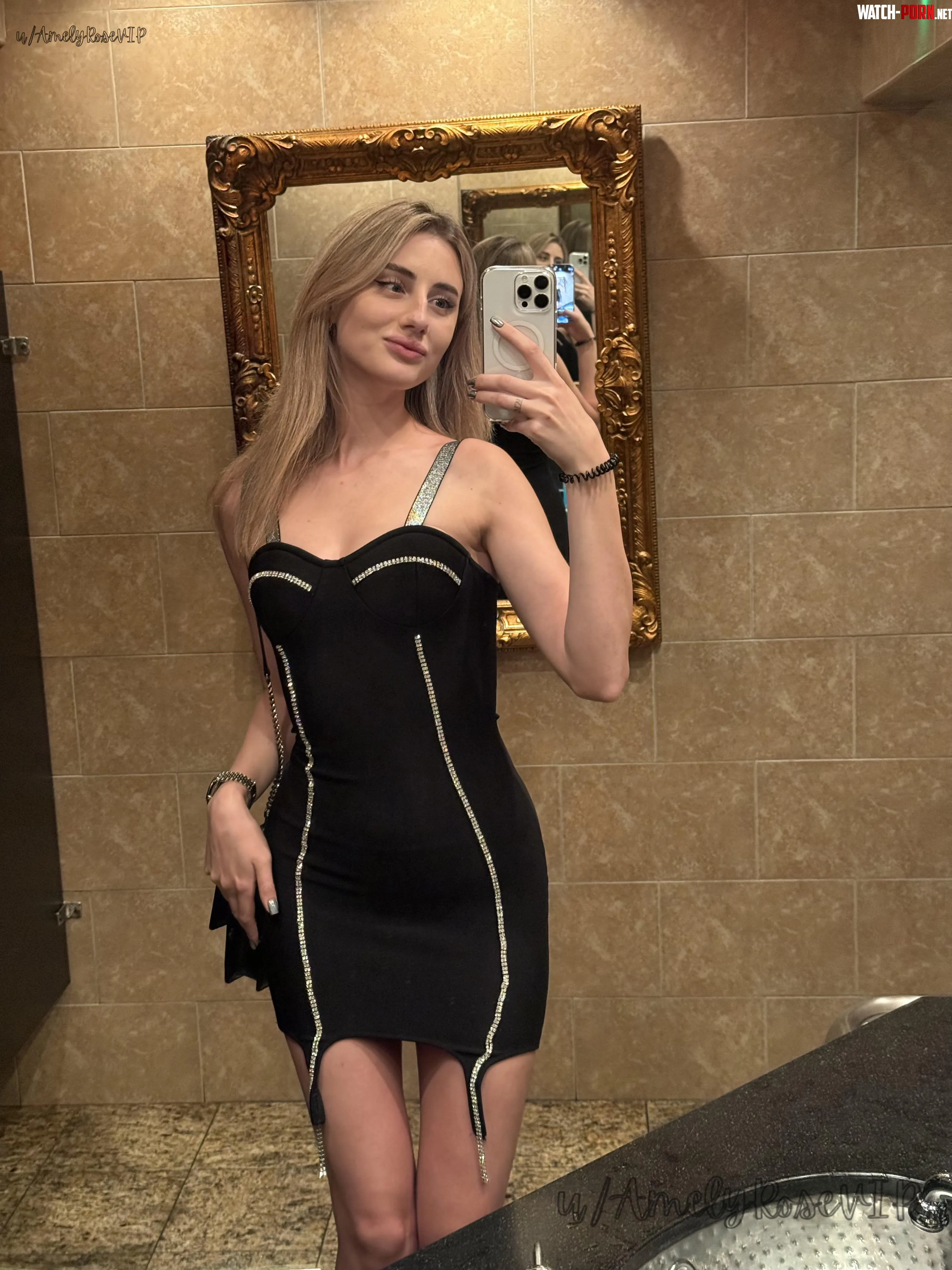 Black looks good on me by AmelyRoseVIP