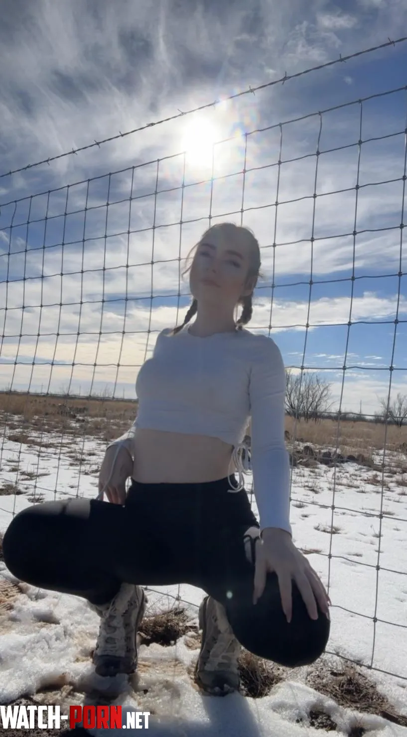 There’s just something about a long sleeve crop top ! by okalhoma_smokeshow38