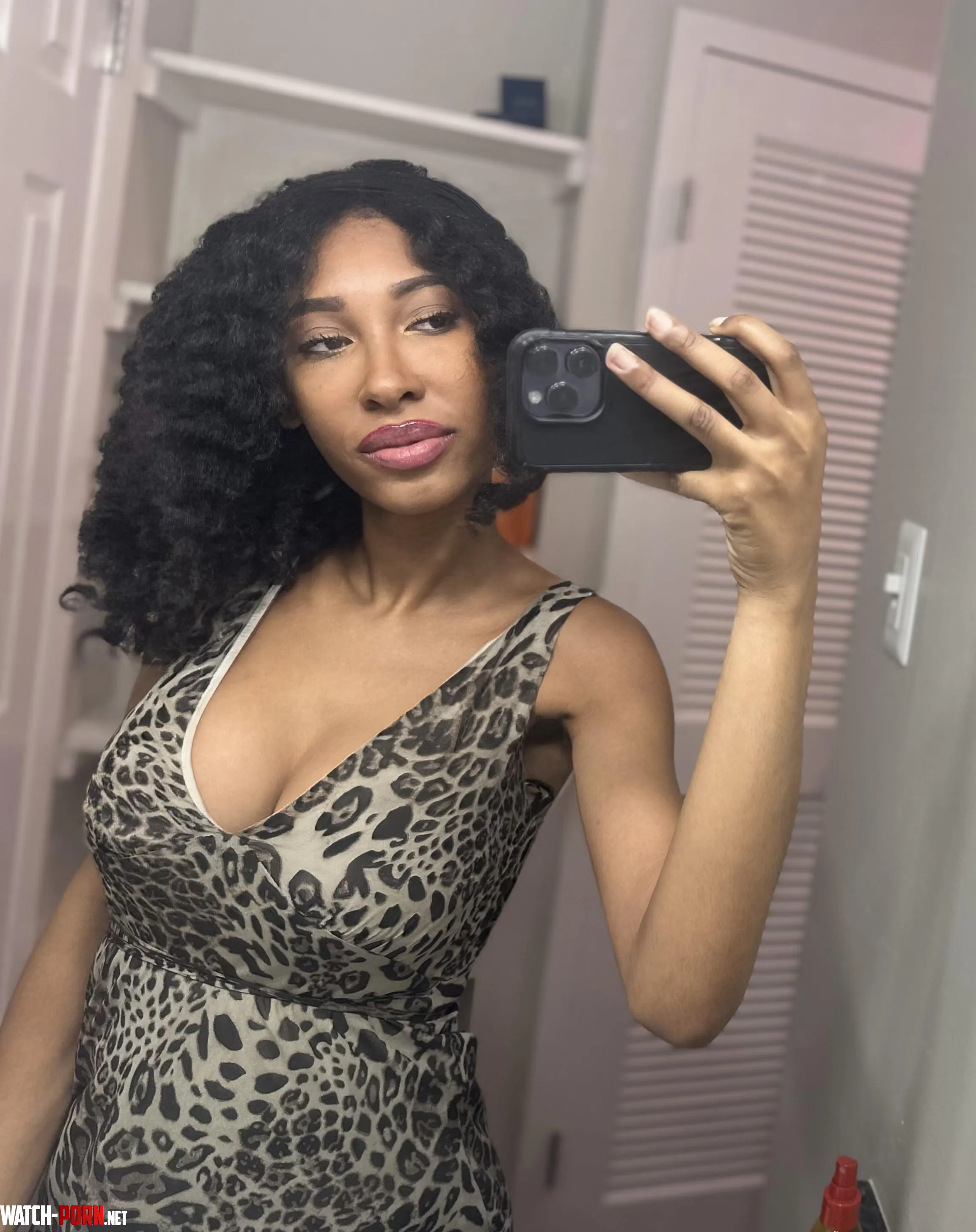 Just here to bring some heat to your winter 😁 by artsycherry