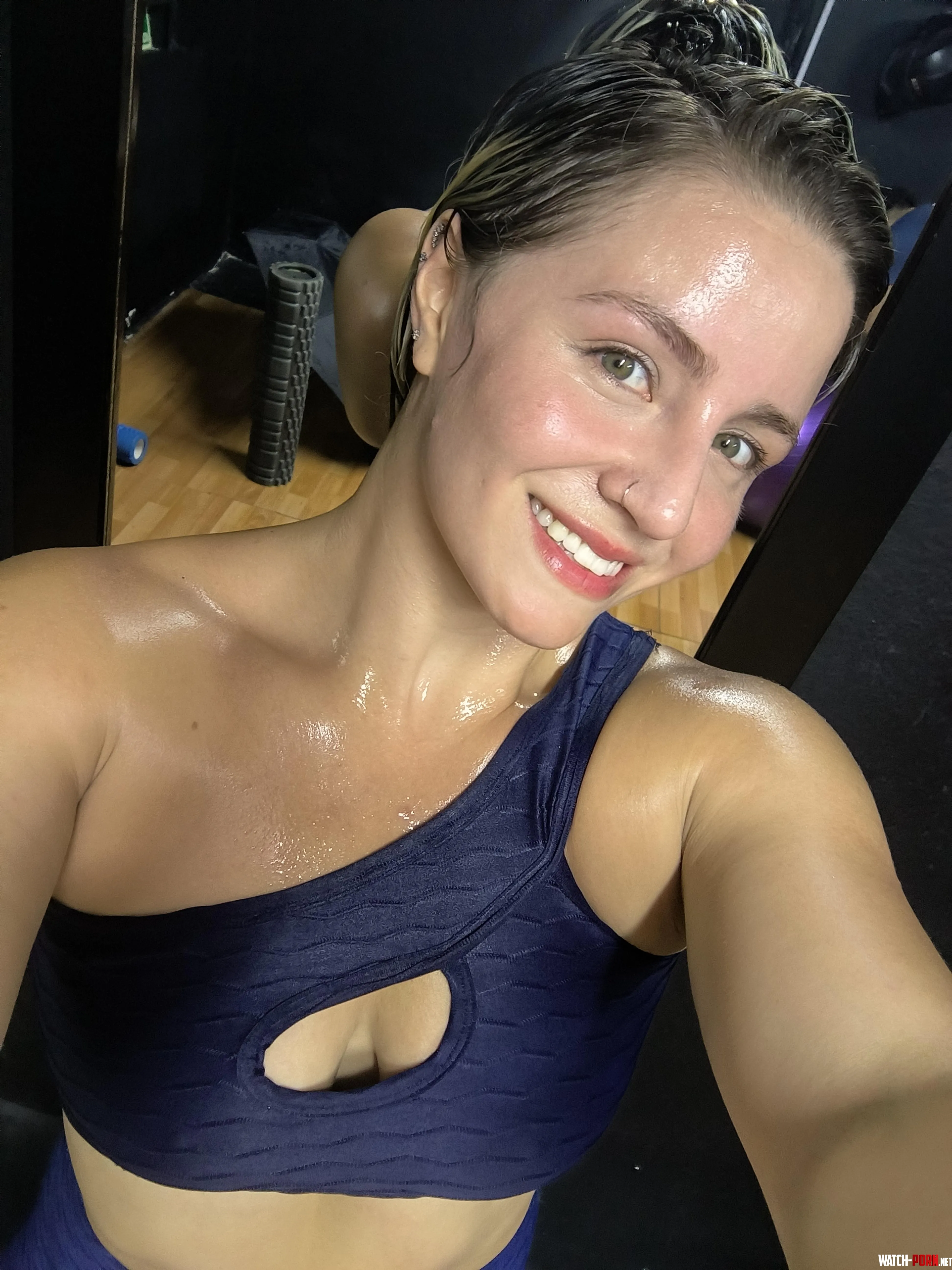 Being the spectacle of my gym by Barbiefit111