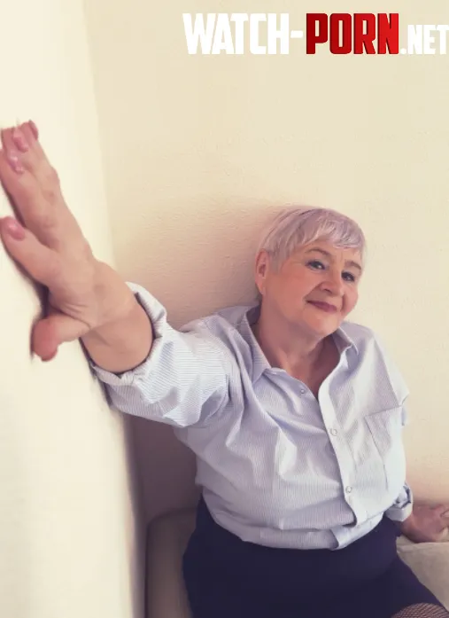 69 years of surviving falls that should have ended me, nights when oxygen ran out, and storms that tried to break me — and I still make younger men cum harder than ever by cozylipss