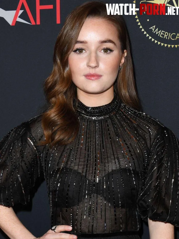 Kaitlyn Dever by Internal_Board5420
