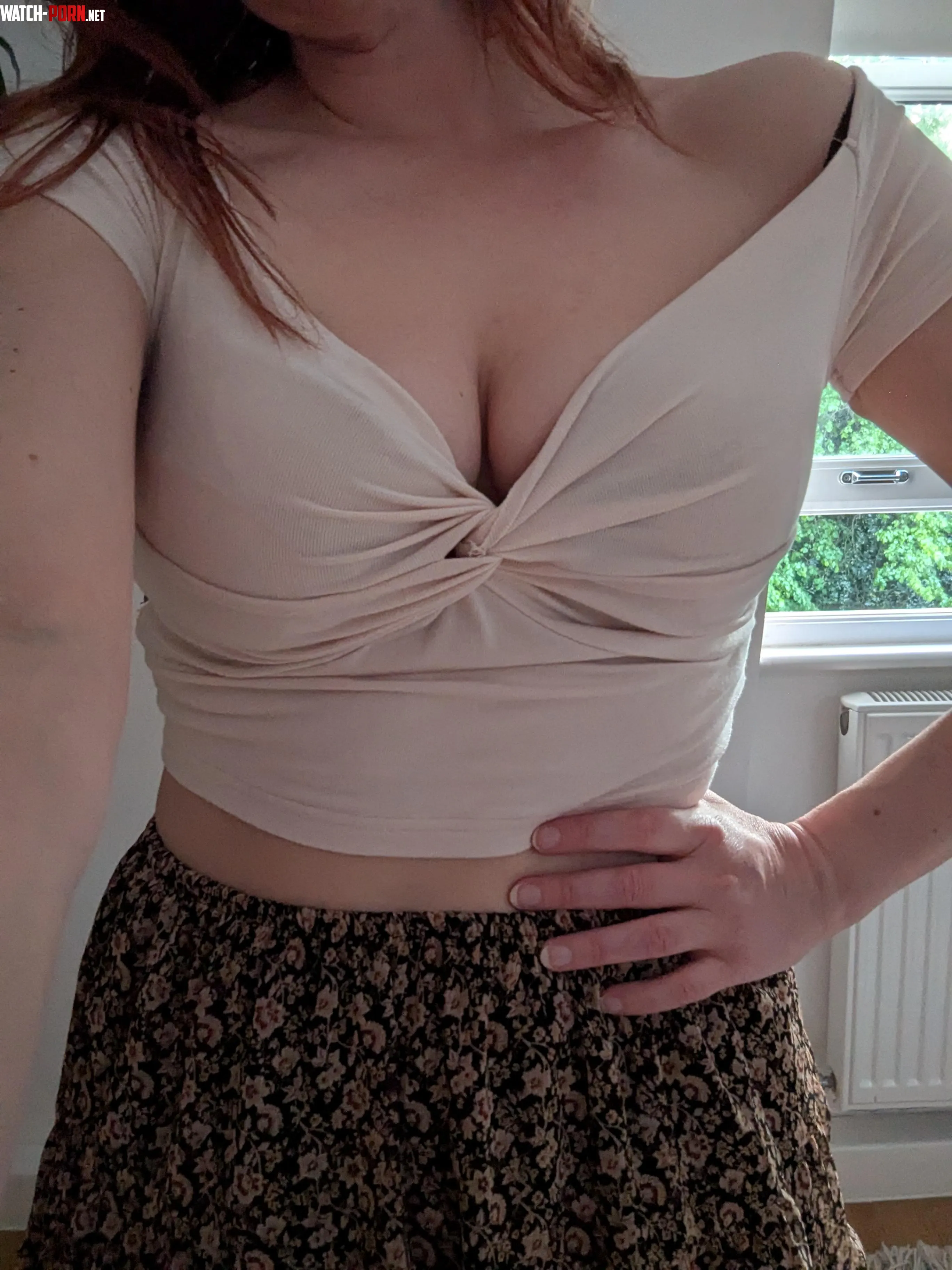 I like to wear tops that make you look twice by Jerrica_Jade