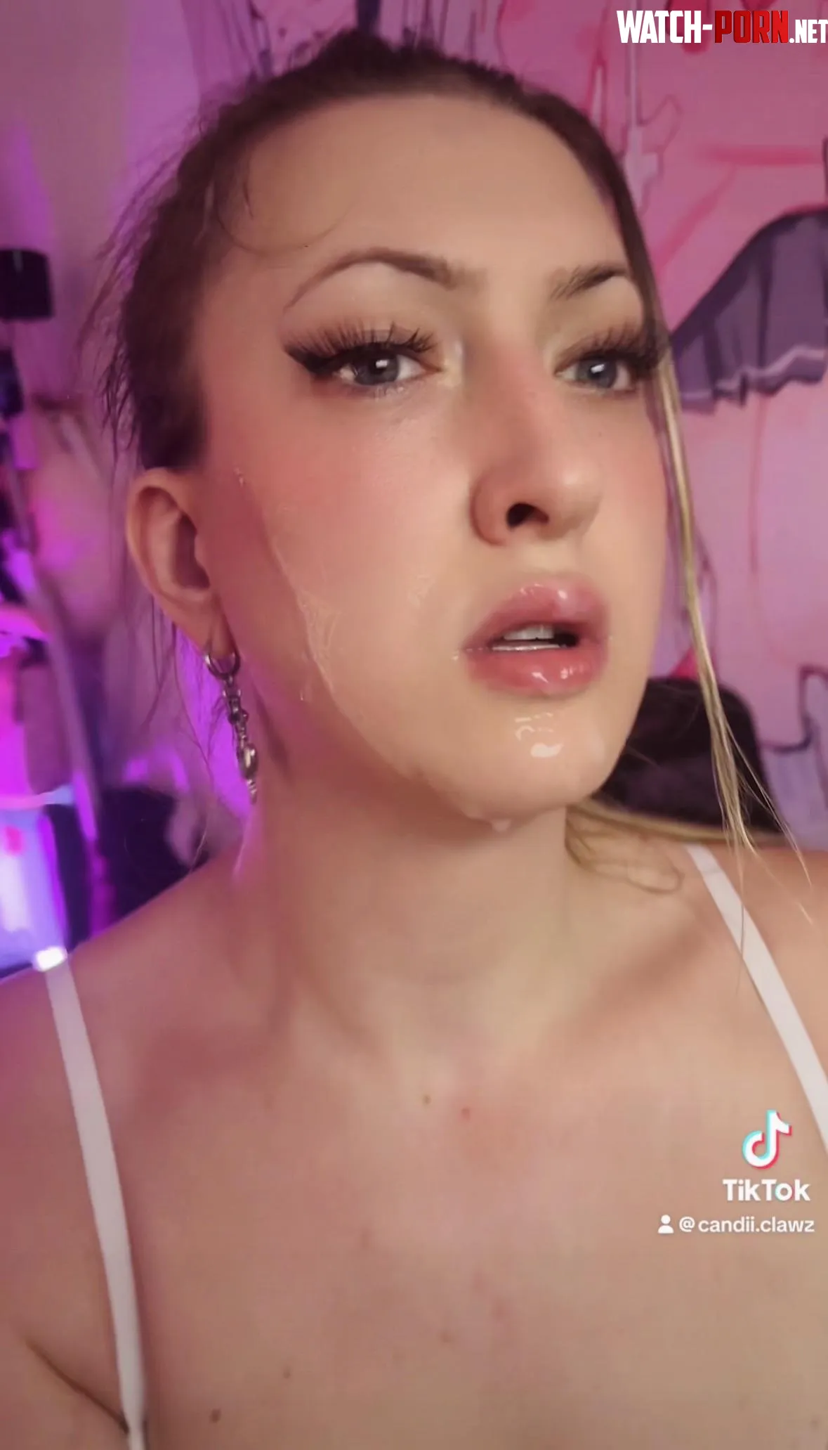 This is not moisturizer 😭 (from 2 men) by -candiiclawz